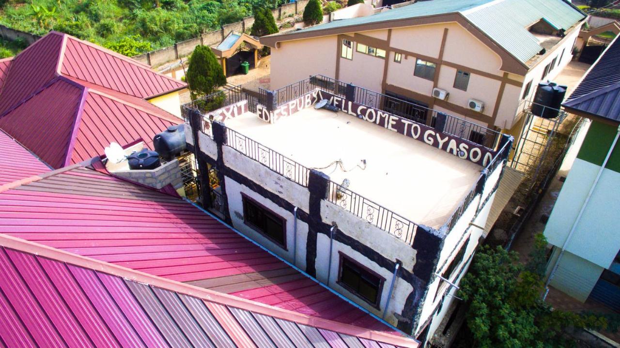 Gya-Son Royal Guest House Кумасі Екстер'єр фото