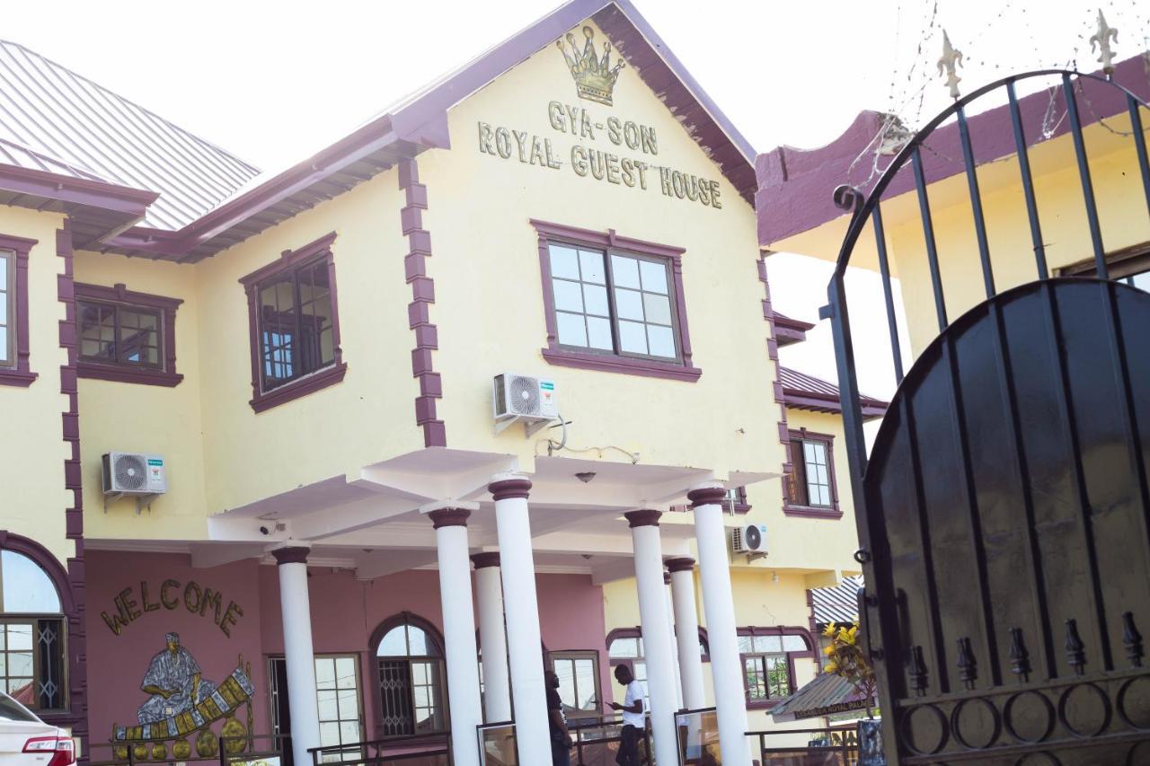 Gya-Son Royal Guest House Кумасі Екстер'єр фото